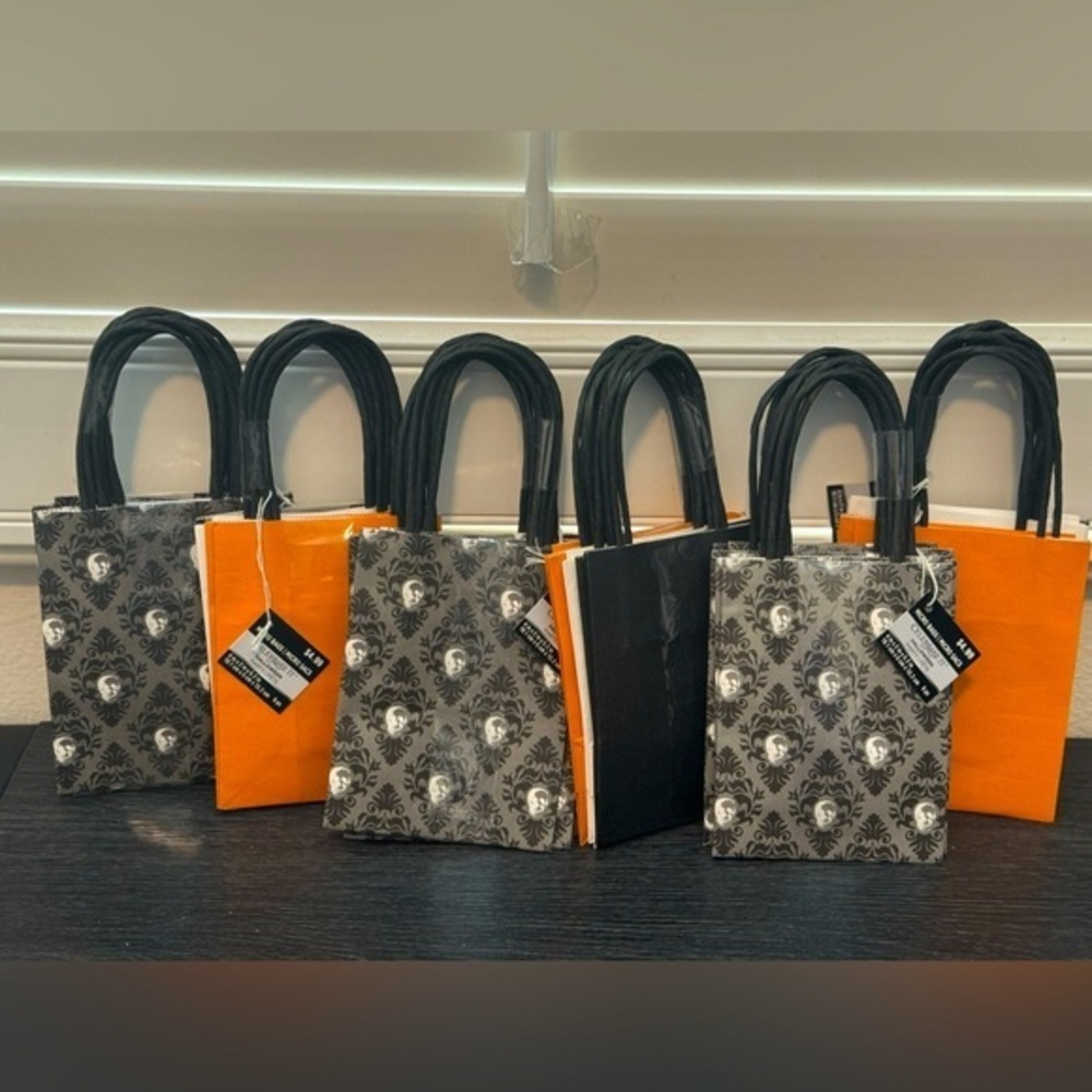 36 Bags — 🆕 Celebrate It Halloween Skulls & Solids Mini Favor Treat Bags
